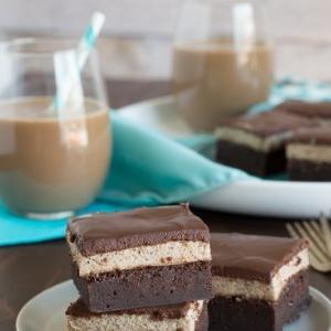Brownies Stratificati Mocha Mousse - brownies perfettamente stratificati con mousse al mocha e ganache al cioccolato!