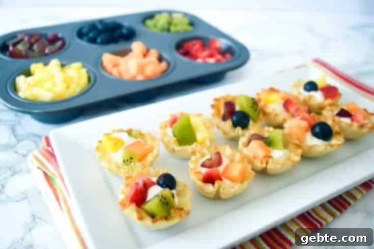 Μίνι τάρτες με γιαούρτι και φρούτα, ένα χρωματιστό και υγιεινό γλυκό για πρωινό ή επιδόρπιο.