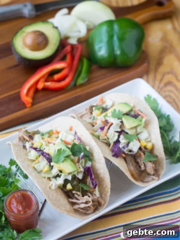 Tacos με κοτόπουλο σε λωρίδες στην αργή κουζίνα