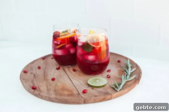 Mocktail με ρόδι και εσπεριδοειδή.