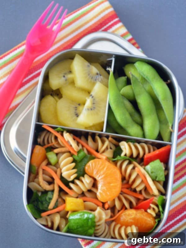 Bento Box με Κινέζικη Σαλάτα Ζυμαρικών Mandarin και noodles.
