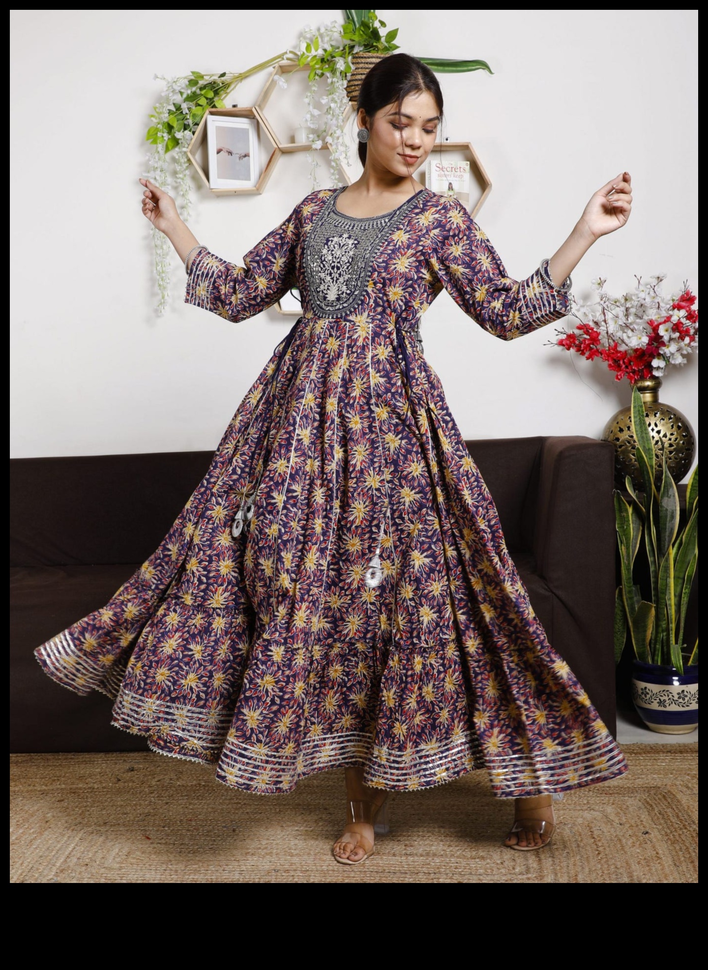 Chic Charms: Διακοσμήστε τον εαυτό σας με ακαταμάχητες επιλογές ρούχων