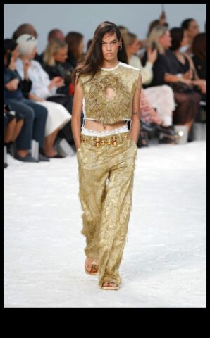 Runway Ready Revelry Μια πρόποση για το μεγαλείο των ρούχων