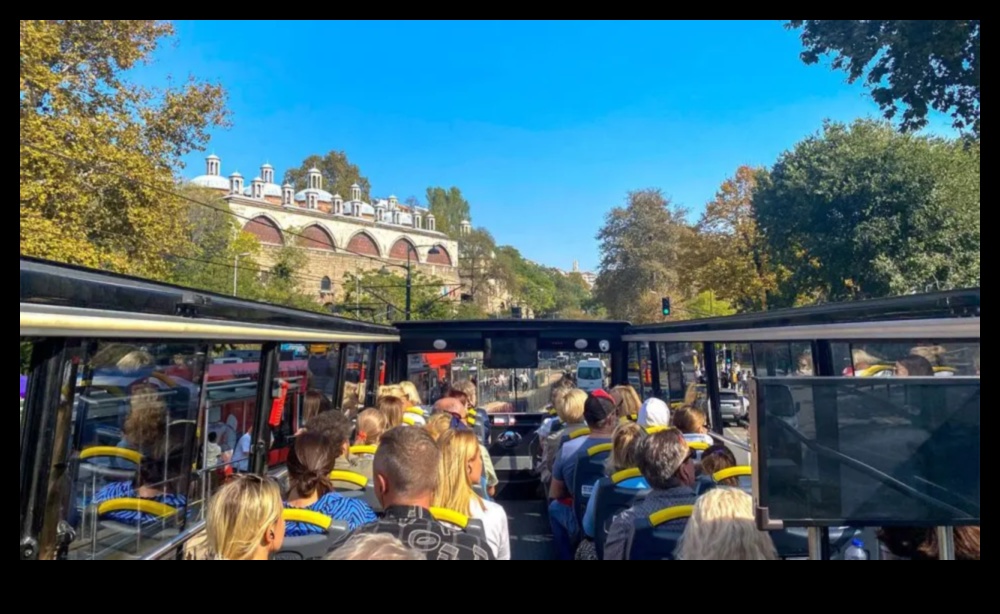 Ταξίδια με λεωφορείο: Εξερευνώντας τις γωνιές της πόλης σε κοινές διαδρομές