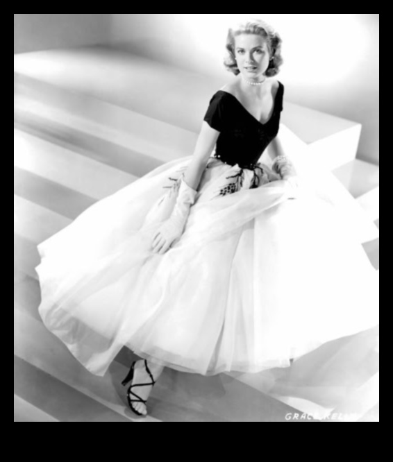 Glamourous Heritage: Vintage ρούχα που ορίζουν την κομψότητα