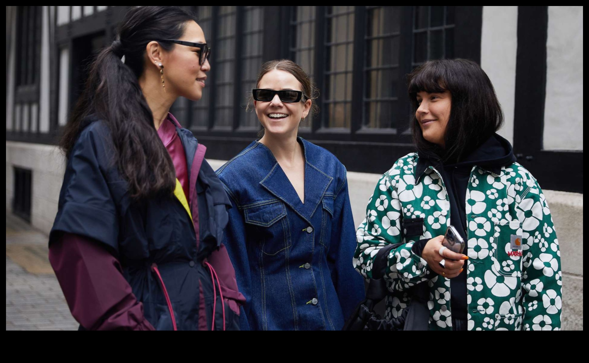 Metropolitan Magic: Ανεβάστε την γκαρνταρόμπα σας με Street Style