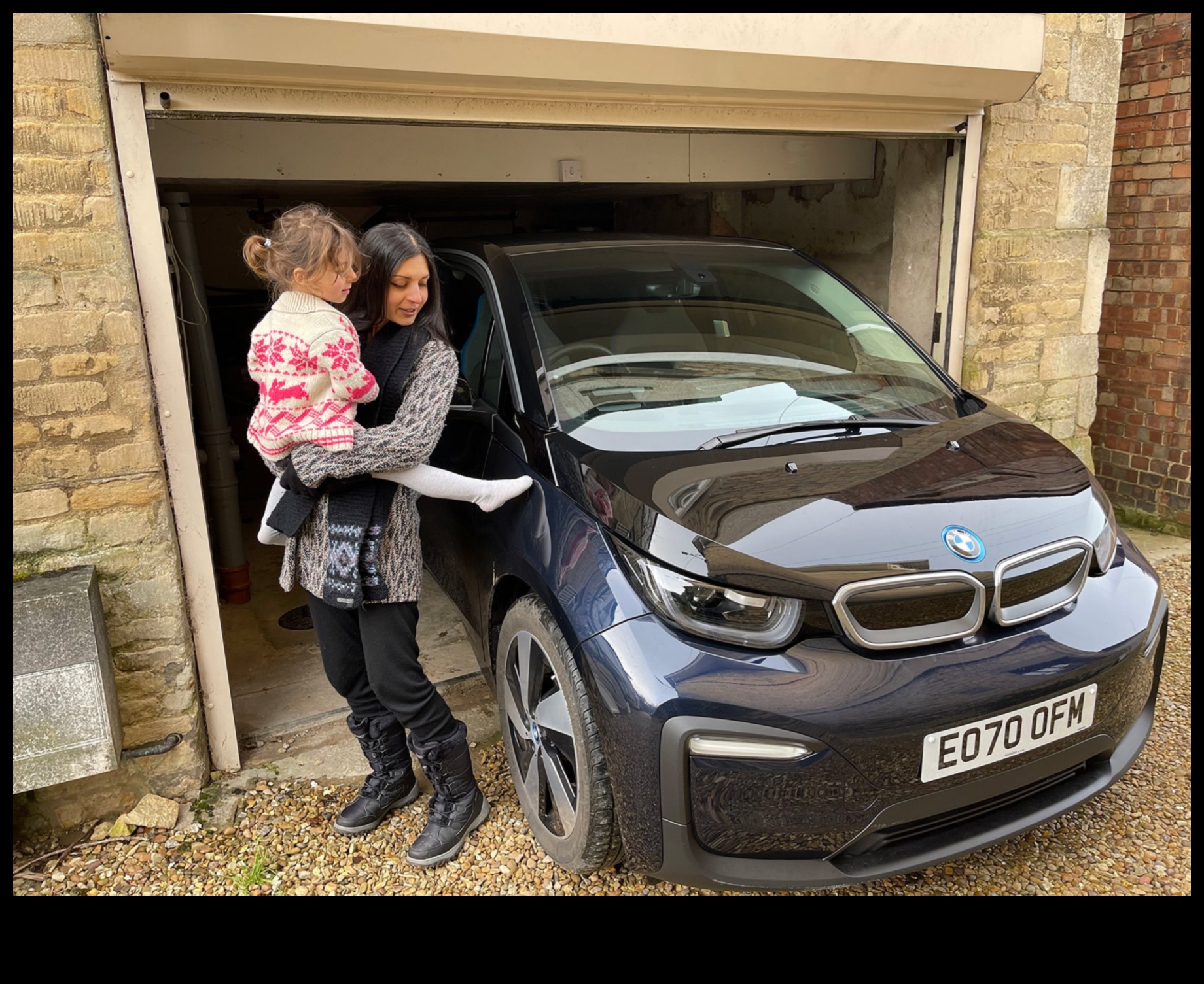 City Living, Electric Driving: The Urban Lifestyle of EV Enthusiasts