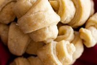 Flaky Crescent Rolls Stuffed with Creamy Cottage Cheese