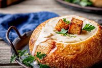 Creamy Homemade New England Clam Chowder Recipe