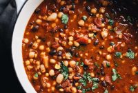 Hearty Vegetarian Bean Chili Recipe for Cozy Weeknight Meals