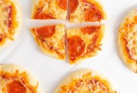 Mini Pizzas Kids Will Love: Quick Family-Friendly Recipe