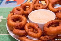 Crispy Beer-Battered Onion Rings with Cajun Dipping Sauce