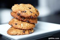 Chewy Chocolate Chip & Macadamia Nut Cookies Recipe