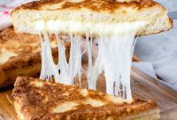 Crispy Mozzarella in Carrozza Sandwiches: Classic Italian Fried Cheese