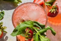 Strawberry Gin Smash: Refreshing Cocktail Recipe for Summer