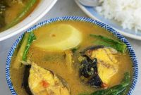 Catfish Sinigang with Miso: Sour Tamarind Soup Recipe