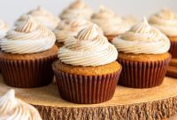 Maple Cream Cheese Frosted Spice Cupcakes