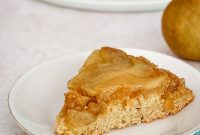 Moist Pear Upside-Down Cake Recipe with Caramelized Pears
