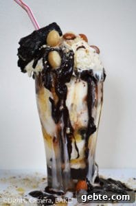 Healthy Freak Shake. The crazy, calorie filled milkshakes that have taken the internet by storm, now have a delicious healthy version! Click the photo for the #recipe . #healthymilkshake #milkshake