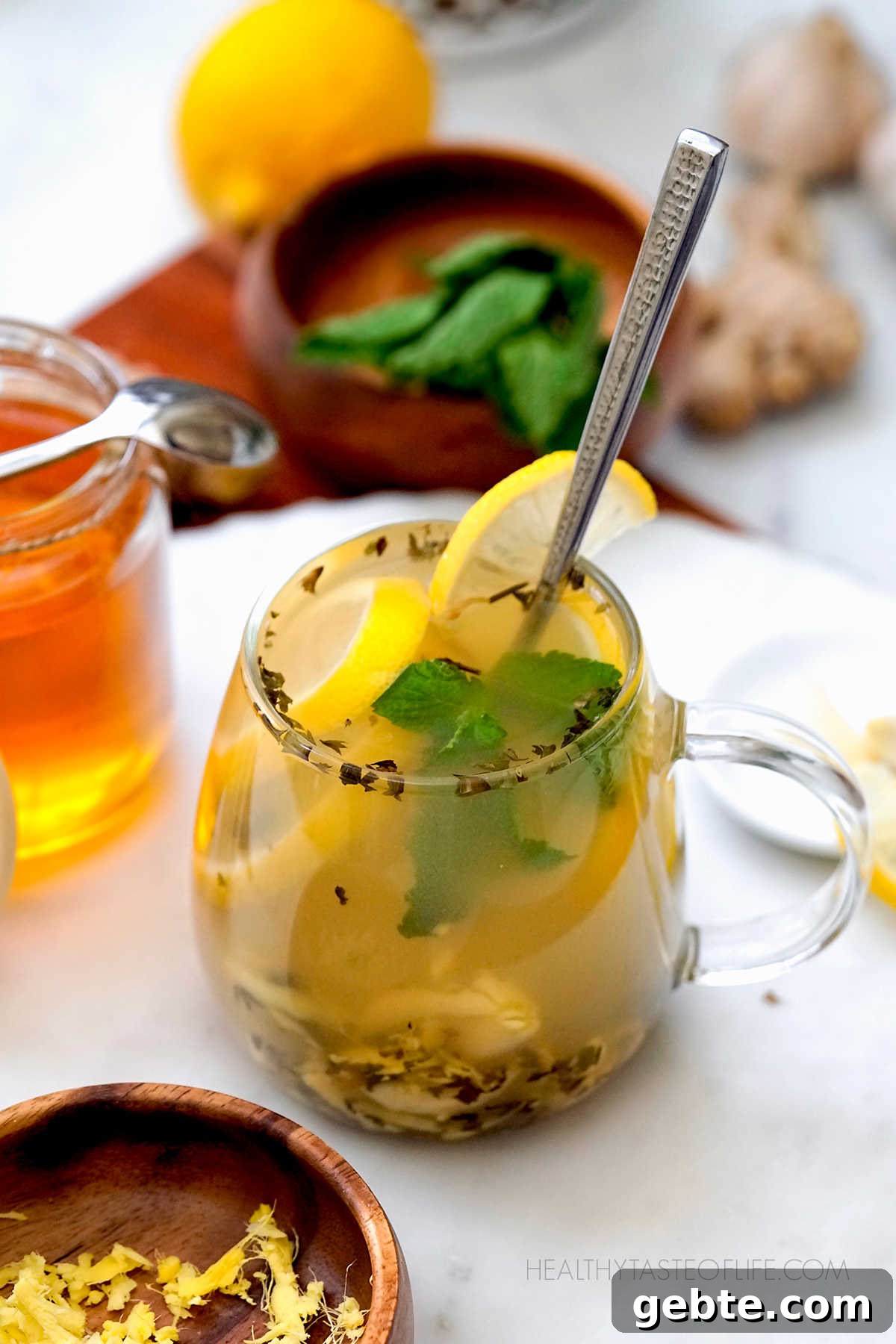Cold & Flu Relief Drink Recipe — Soothing Winter Immune Boost 7 Best tea for cold and flu - flu bomb drink with with lemon honey ginger garlic. Immunity booster drink.