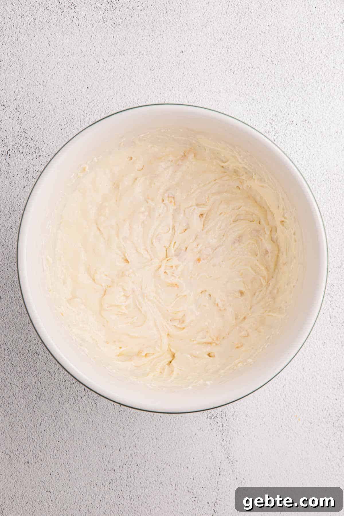 Bowl of smooth creamy filling.