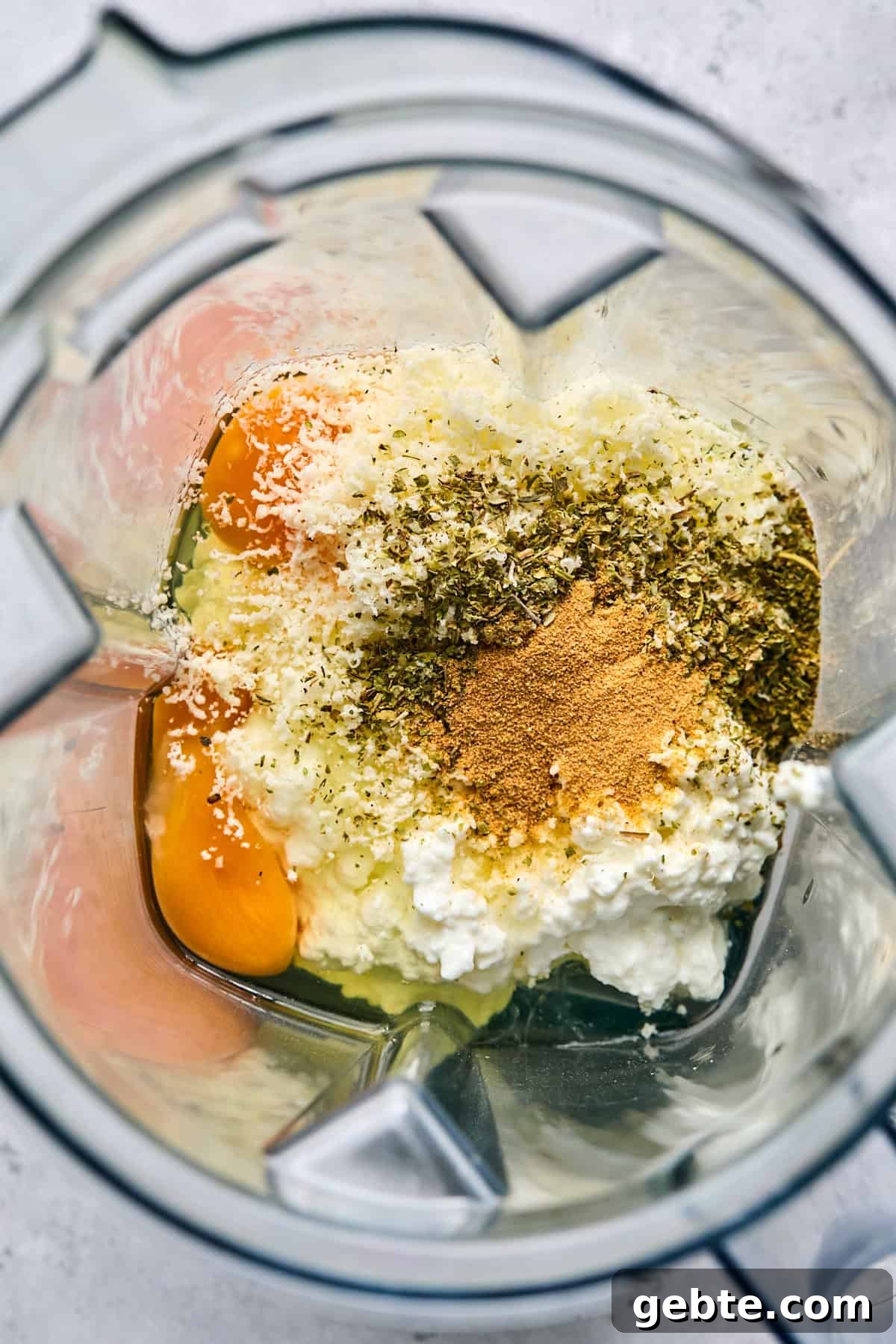 Protein-Packed Cottage Cheese Flatbread (Gluten-Free, Flourless) 4 eggs, cottage cheese, and spices in a blender