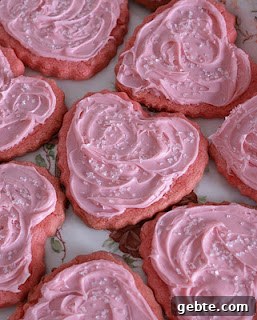 Mouthwatering Monday: 25 Valentine Treats and Gift Ideas 11 Strawberry Cake Mix Cookies