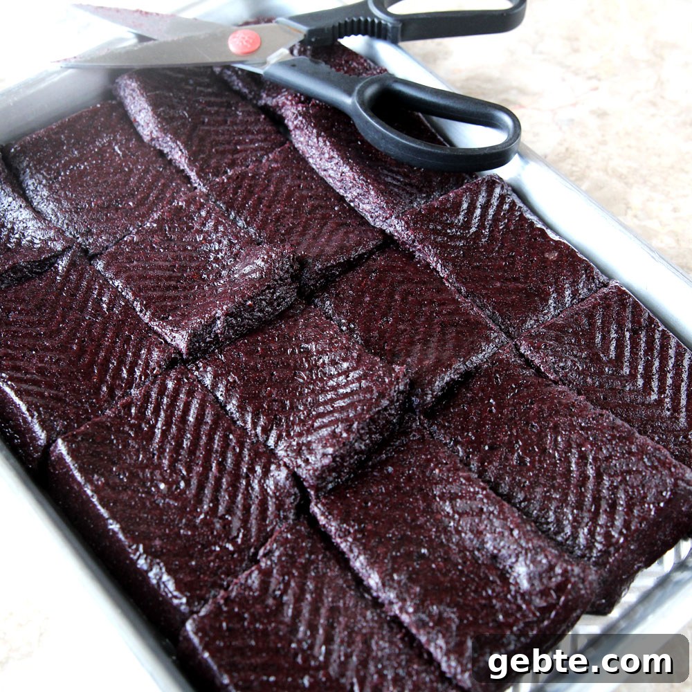 how to cut wild black rice mochi